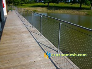 Corridor fencing mesh