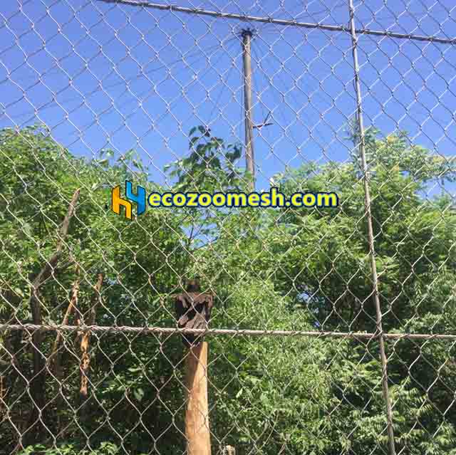 Eagle exhibit mesh netting fence