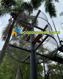 vertical tunnel enclosure for the zoo