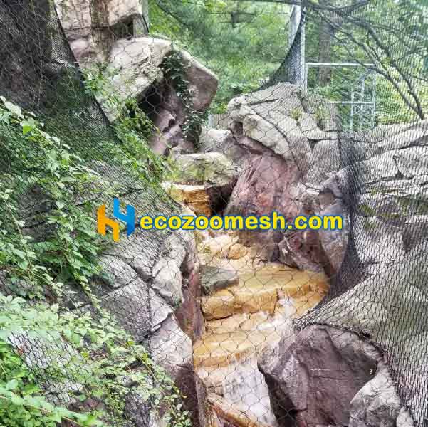 Giant Otter Exhibit Mesh mini waterfall