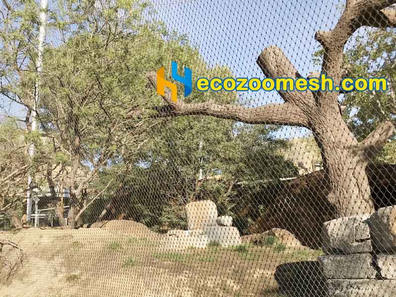 Ferrule mesh animal fence