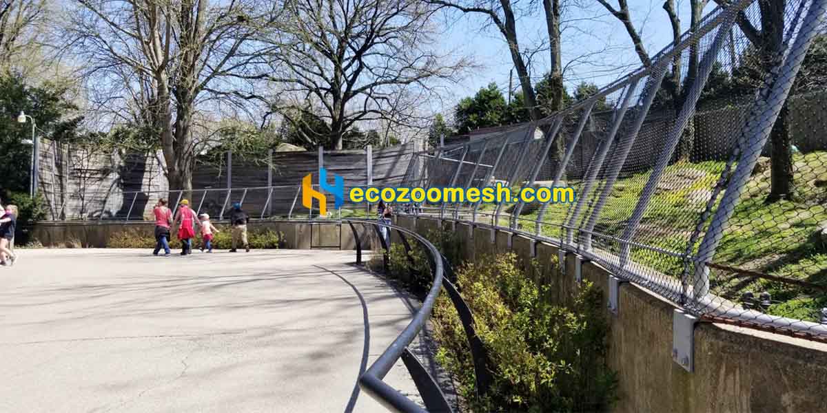 Zoo Handrail Mesh in a zoo