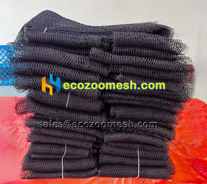 aviary netting factory makes the black mesh rolls