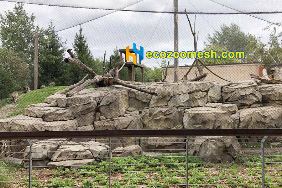 Primate Enclosure Mesh for Residence snow monkey outdoors