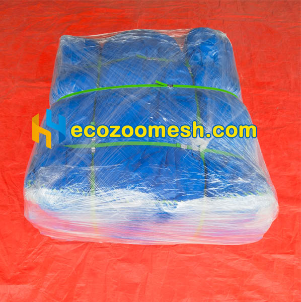 package of rotational exhibit fence mesh